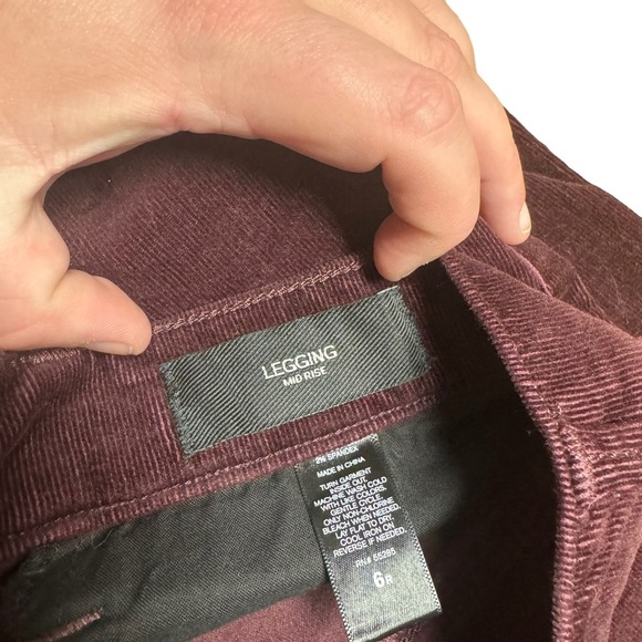 EXPRESS Beautiful Plum Corduroy Mid Rise Legging Jeans w/ Zip Pockets | Size‎ 6R - Picture 7 of 8